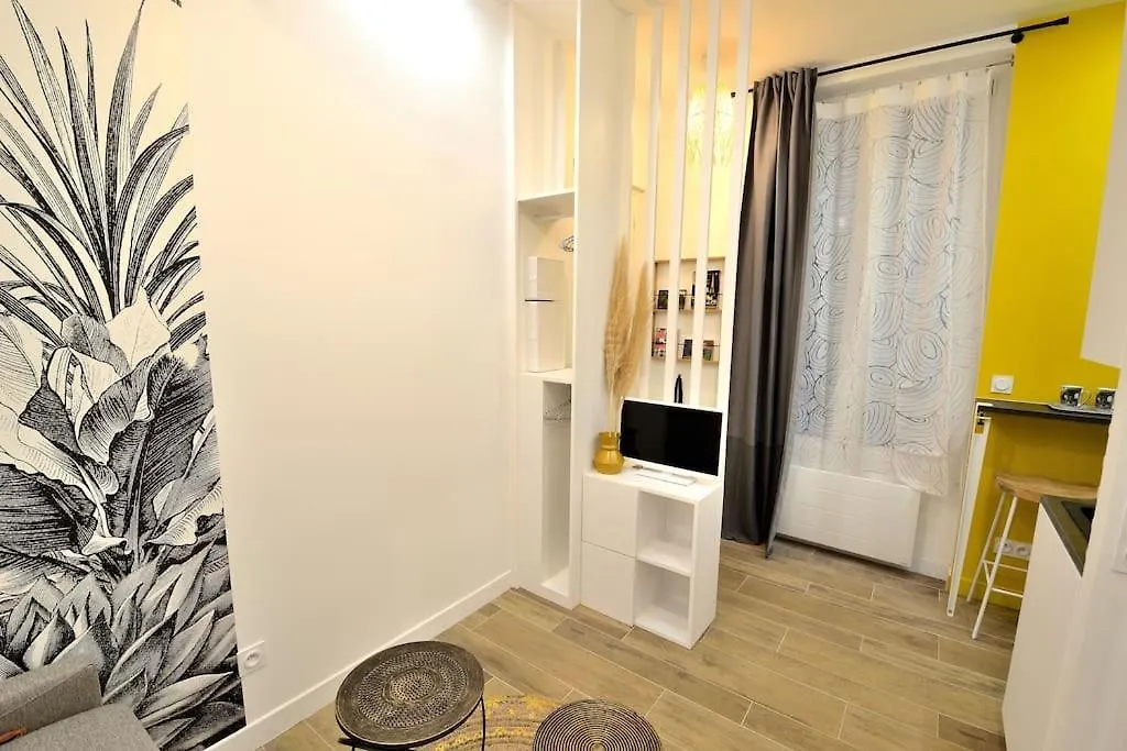 Tiny Cosy Studio Namastay In Trendy Canal St Martin Area パリ 0*,