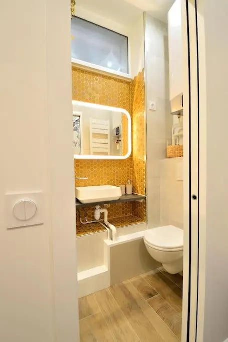 Tiny Cosy Studio Namastay In Trendy Canal St Martin Area Paris 0*,  Frankrig