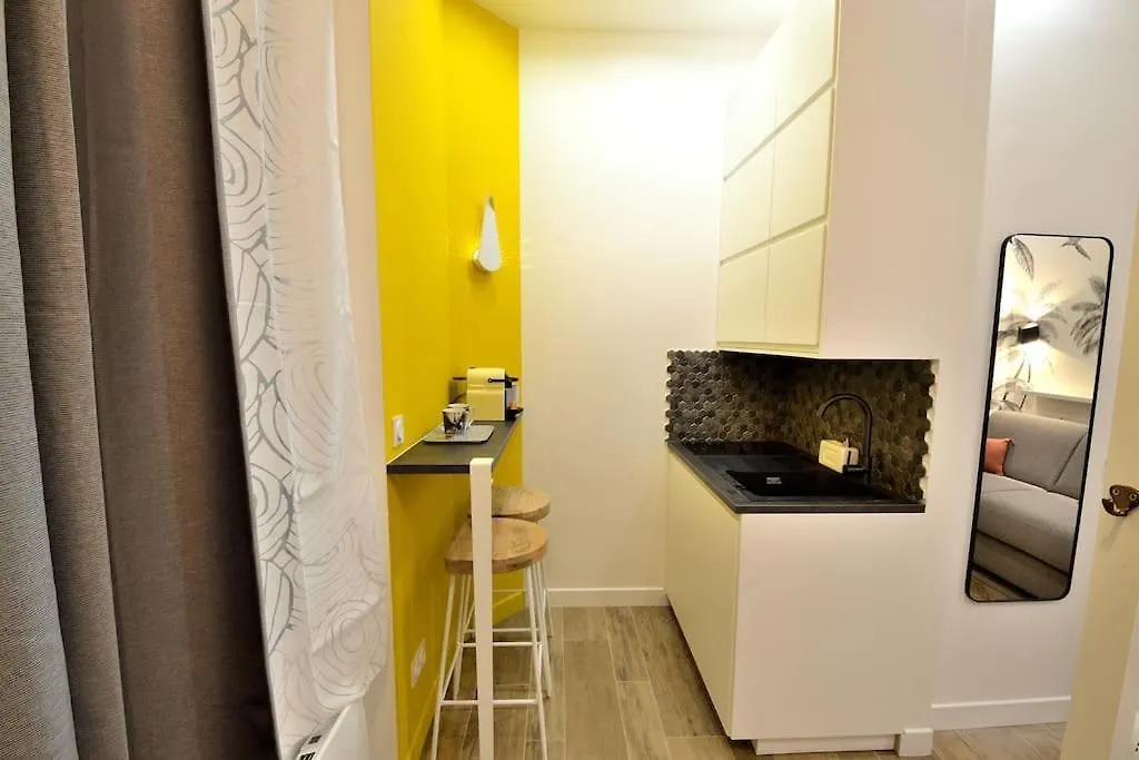 Tiny Cosy Studio Namastay In Trendy Canal St Martin Area Paris Lejlighed